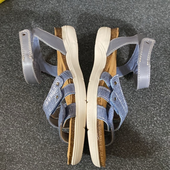 Clarks Women’s Leather Sandals Size 8.5 - Picture 6 of 10